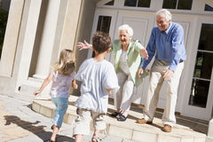 grandparents-welcoming-grandchildren-5466292